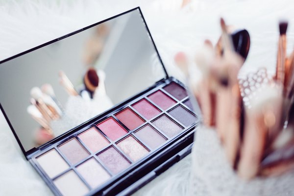 Beauté et mode d'été: comment harmoniser son style et son maquillage